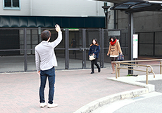 アクセスの良い駅で待ち合わせ