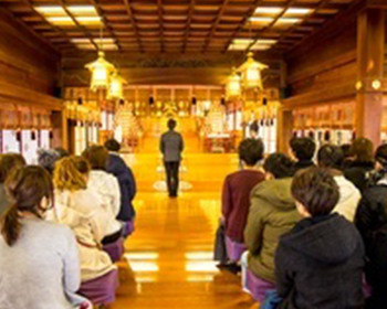 新年は年賀動画でご挨拶
仕事始めは初詣!